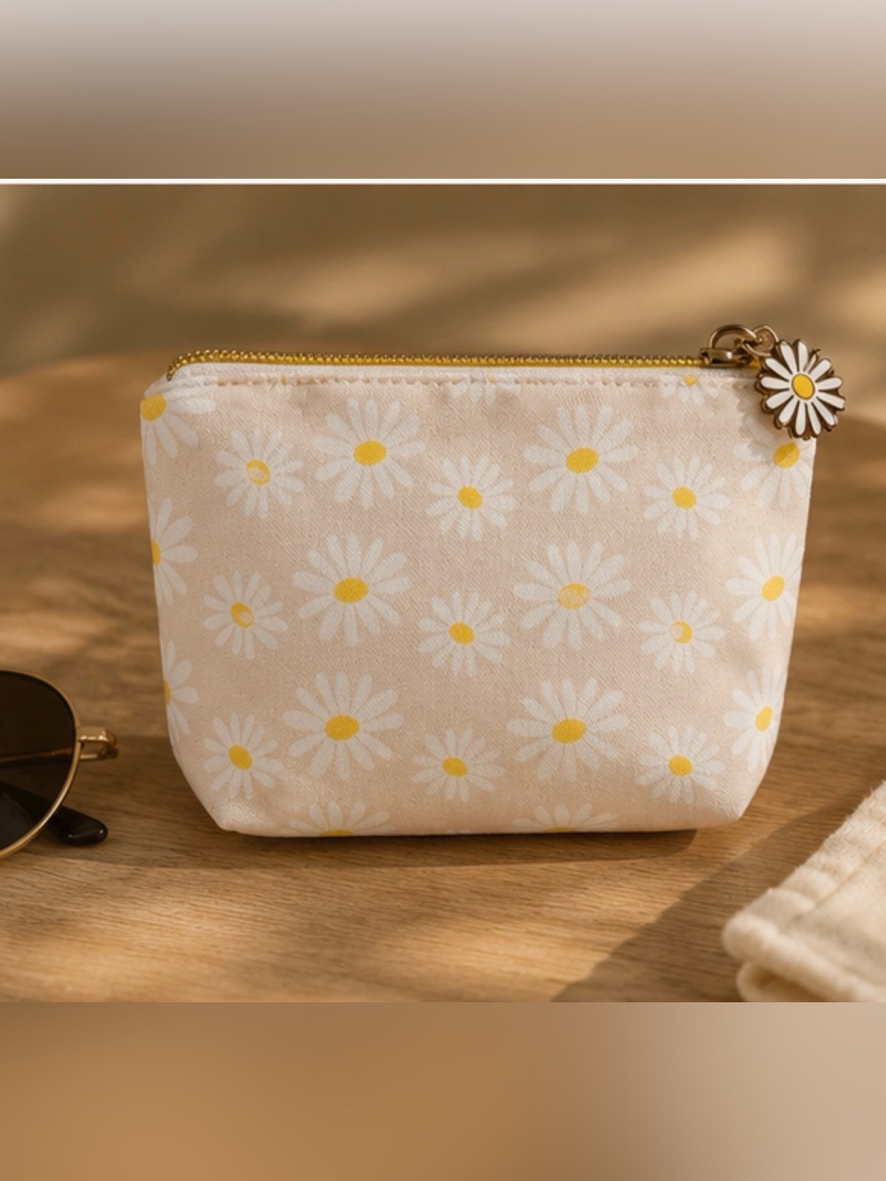 Makeup skincare Daisy Floral Print Pouch w metal Daisy charm 🩶2/10🩶